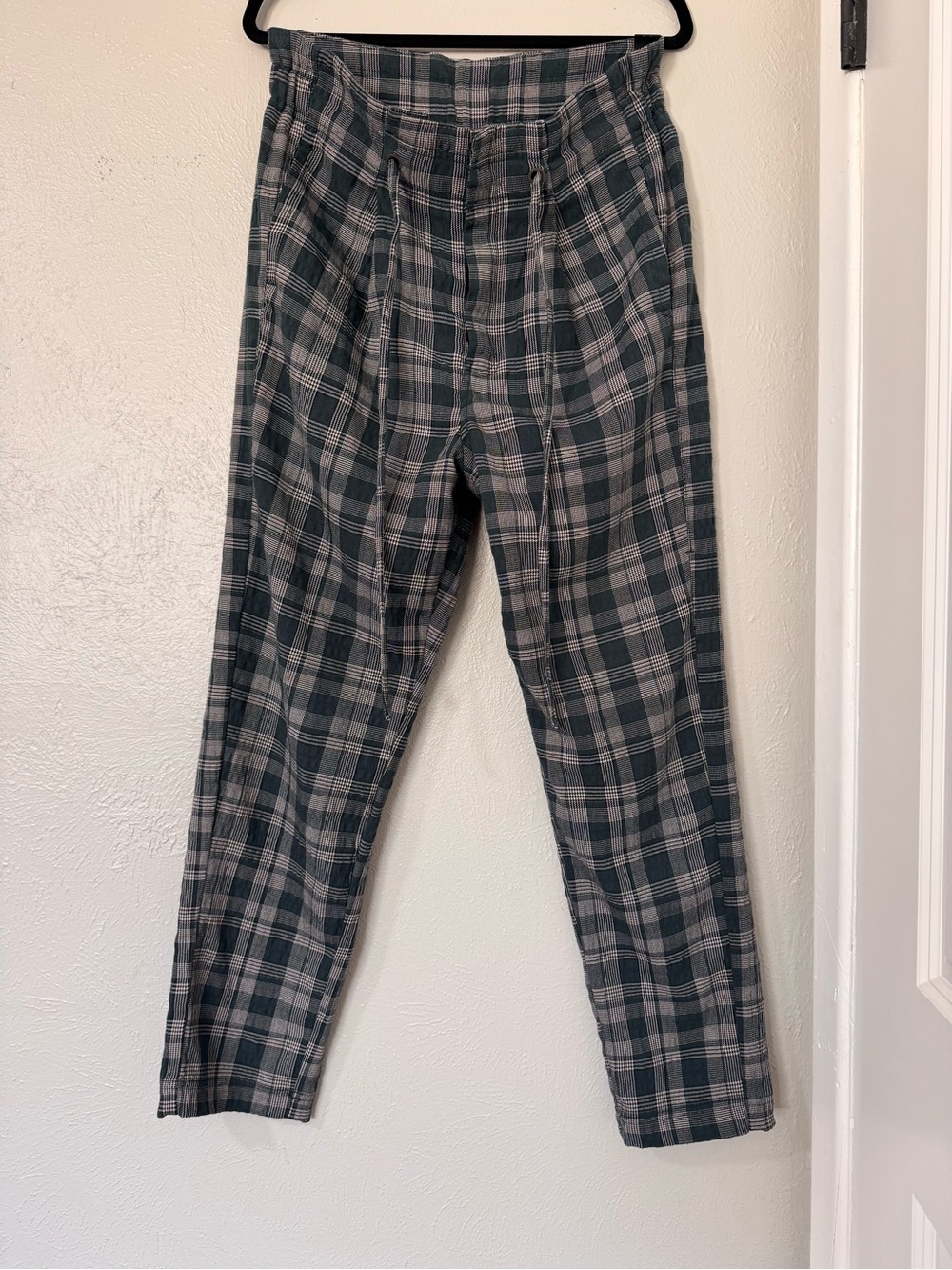 Women’s size 6 Freepeople Plaid Tapered Pants in Dark Green - boho